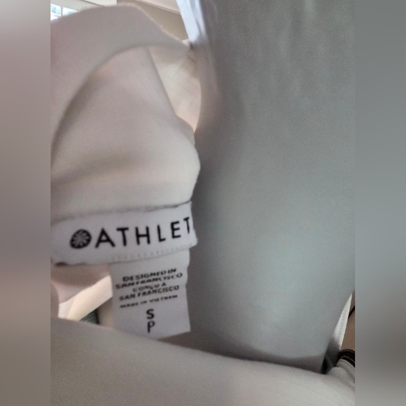Athleta White Boundless Popover - Picture 2 of 4